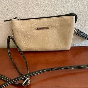 Stone Mountain convertible crossbody wristlet wallet